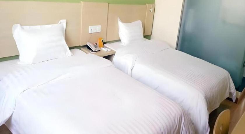 7 Days Inn Luzhou Commercial Pedestrian Street Center Екстериор снимка