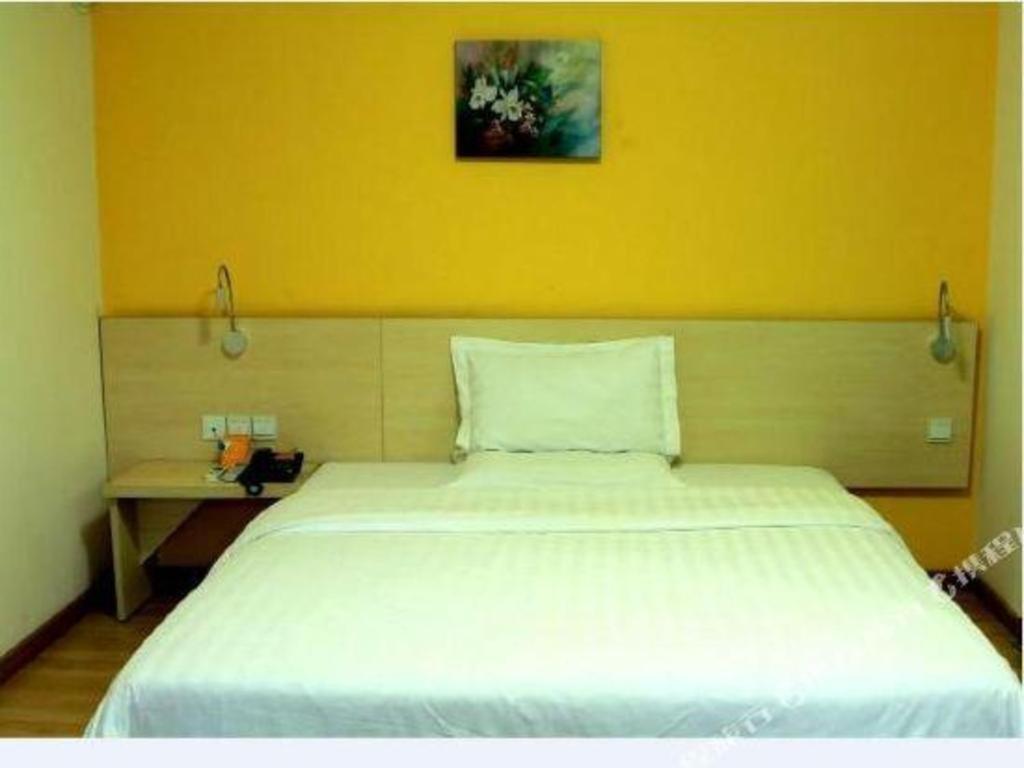 7 Days Inn Luzhou Commercial Pedestrian Street Center Екстериор снимка