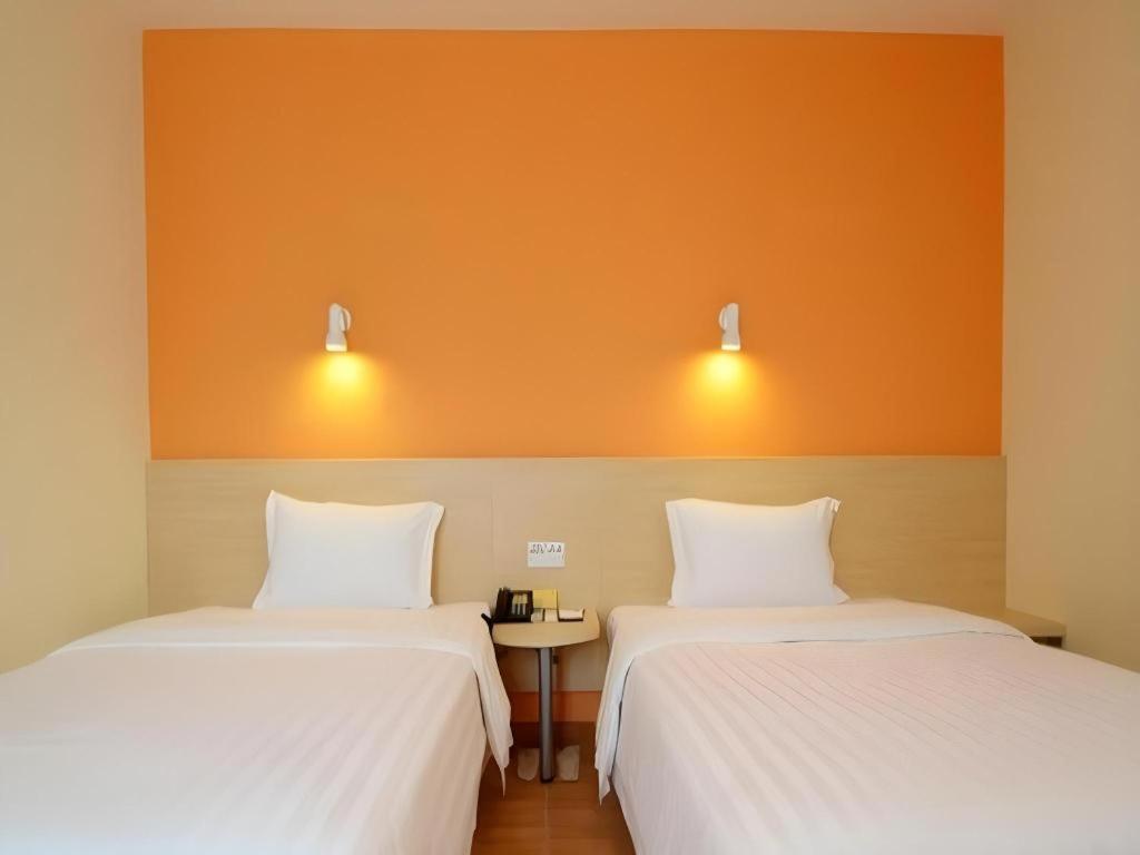 7 Days Inn Luzhou Commercial Pedestrian Street Center Екстериор снимка