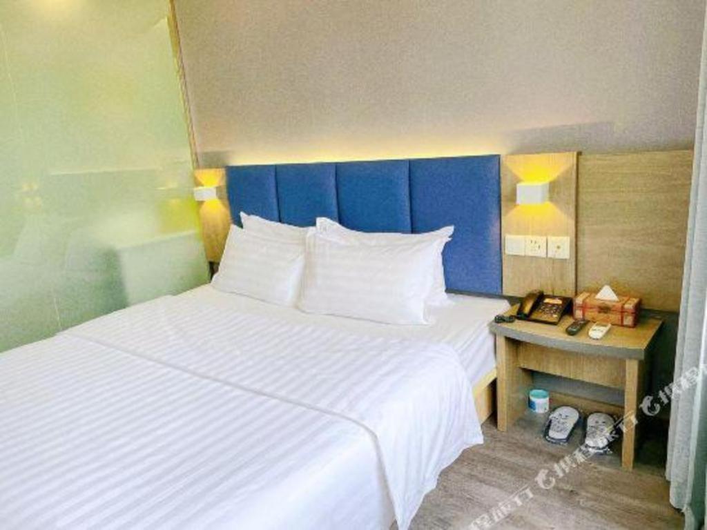7 Days Inn Luzhou Commercial Pedestrian Street Center Екстериор снимка