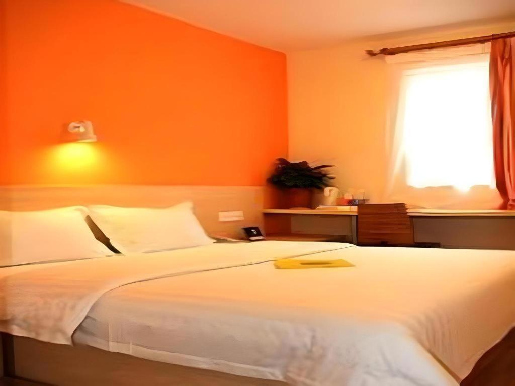 7 Days Inn Luzhou Commercial Pedestrian Street Center Екстериор снимка