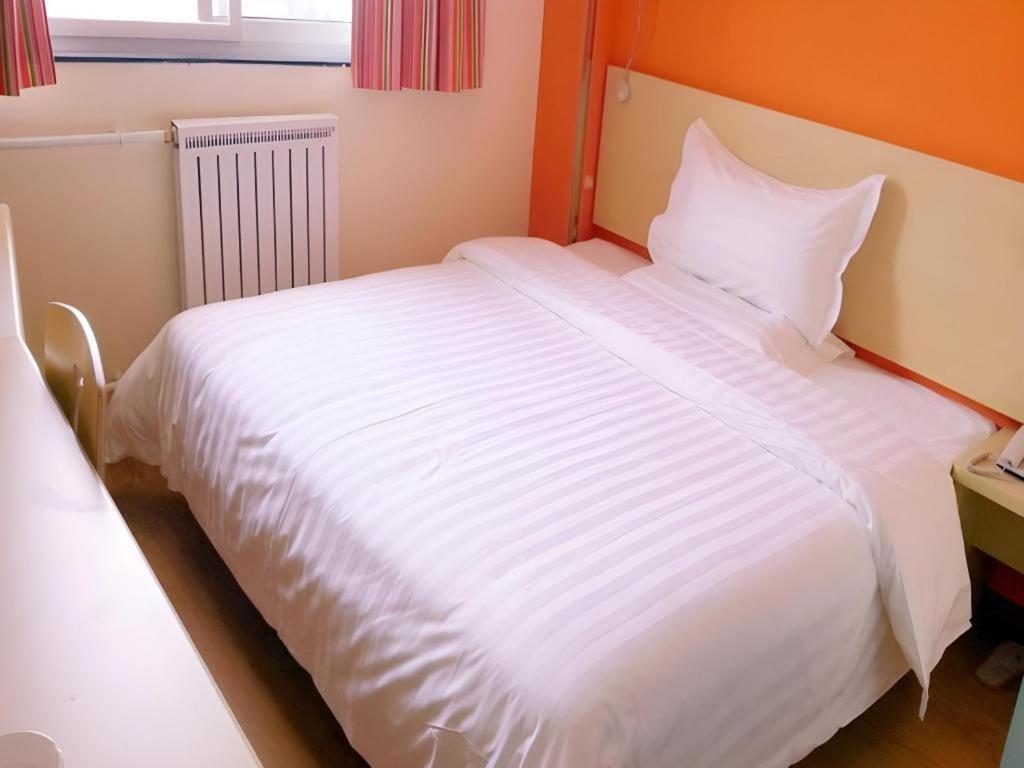 7 Days Inn Luzhou Commercial Pedestrian Street Center Екстериор снимка