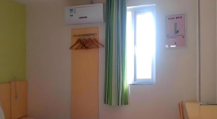 7 Days Inn Luzhou Commercial Pedestrian Street Center Екстериор снимка